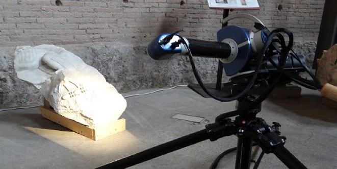 Strumento per scansioni laser