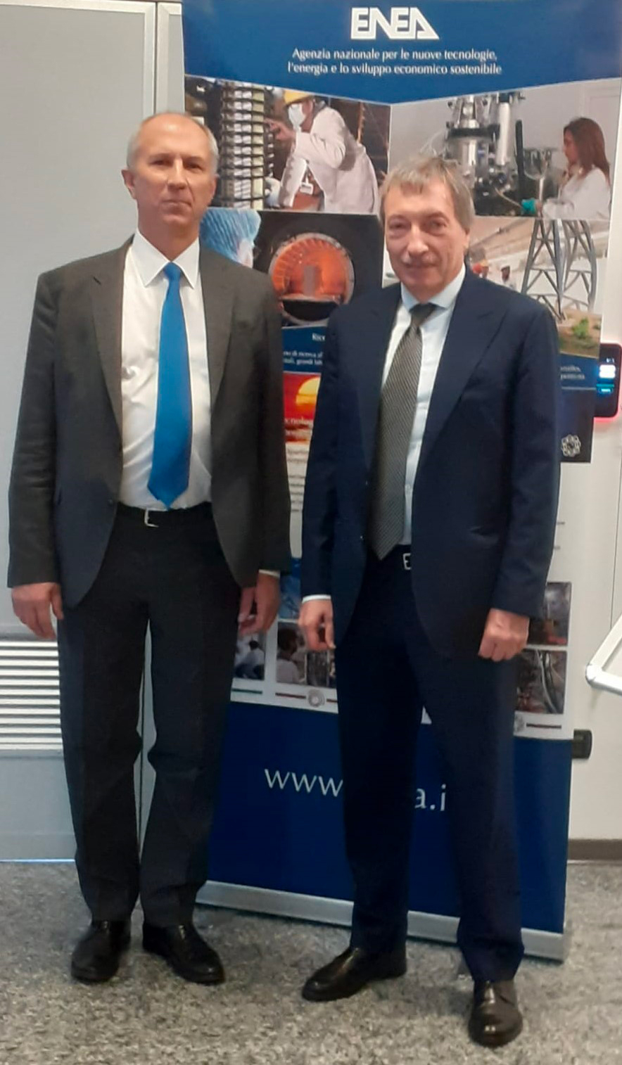 Laboratorio ENEA a Brescia a dx il presidente ENEA Dialuce con il rettore dell'università di Brescia Maurizio Tira
