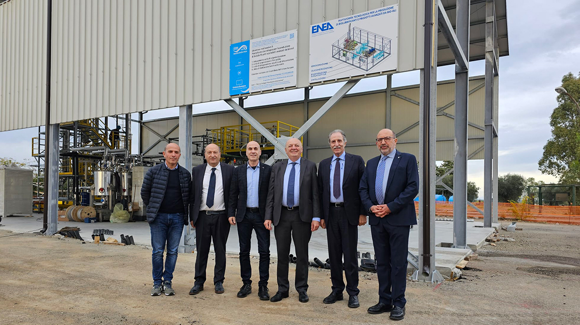Giacobbe Braccio, resp. Divisone Bioenergia, Bioraffineria e chimica verde ENEA - Giorgio Graditi, Direttore Generale ENEA - Gilberto Pichetto Fratin, Ministro dell'Ambiente e della Sicurezza energetica dell'Italia - Ministro Vito Bardi, Presidente della Regione Basilicata - Cosimo Latronico Assessore Ambiente, Territorio e Energia