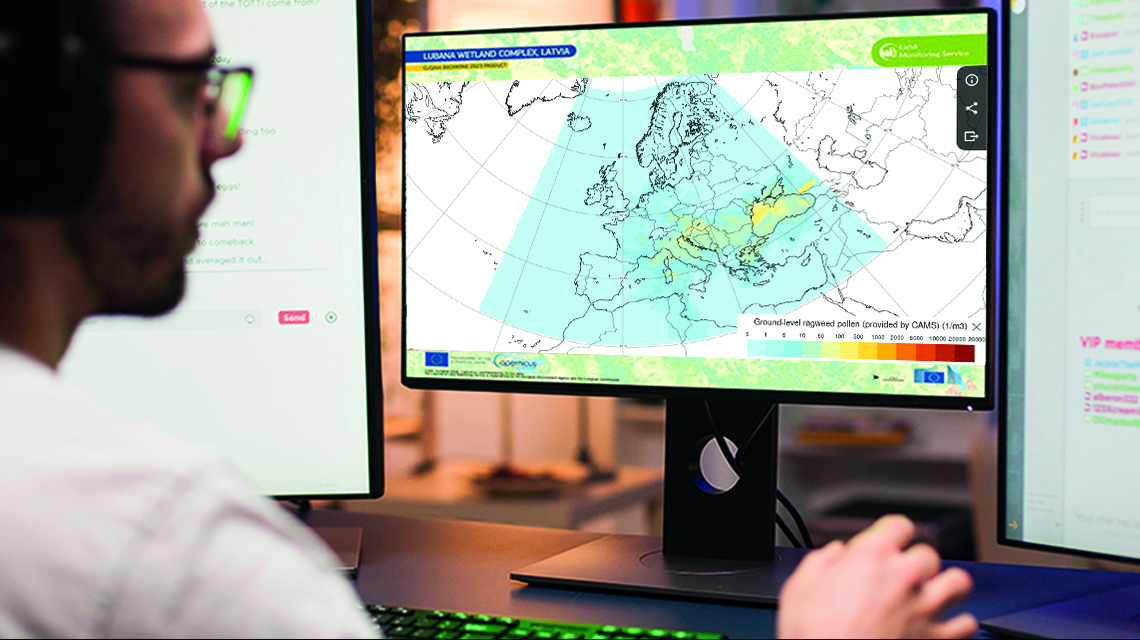Air quality monitoring on monitor