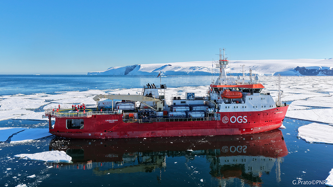 La nave rompighiaccio Laura Bassi